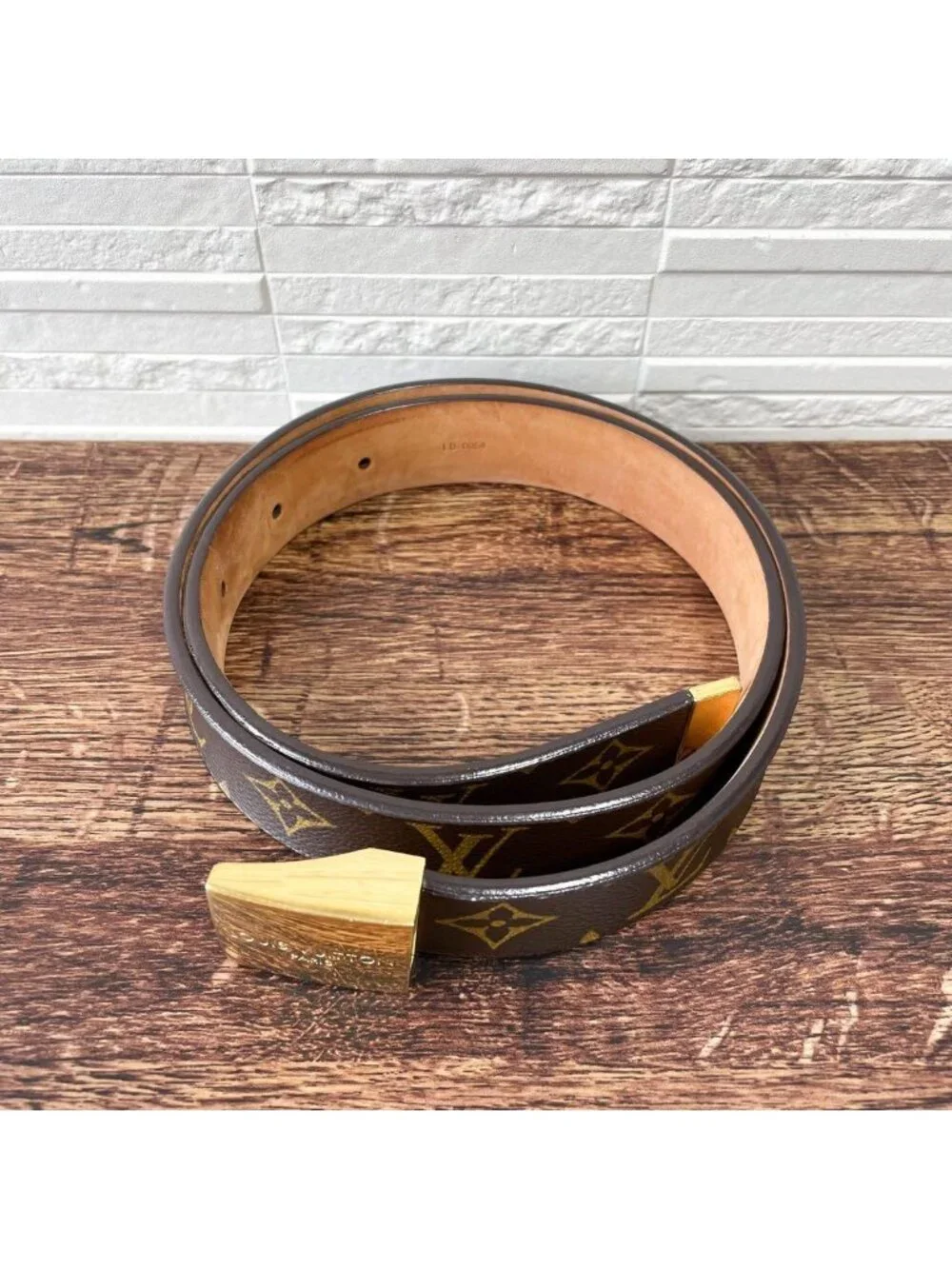Louis Vuitton Leather Monogram Ceinture Belt Gold Brown